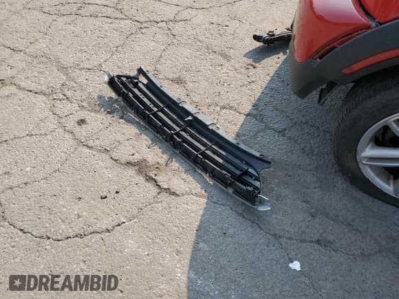 ✅ 2013 MINI Convertible • VIN: WMWZN3C52DT568625 • Лот: 67493415. Опубликован ранее на Copart с пробегом 123 843 миль. Бесплатный доступ к архиву аукционных продаж из США и подробный отчёт об истории автомобиля на DreamBid. Изображение 13.