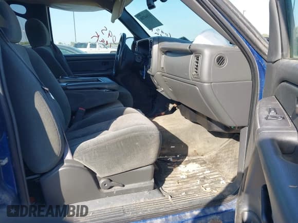 ✅ 2004 Chevrolet Silverado 1500 Z71 • VIN: 2GCEK13T441413366 • Lot: 43364710. Wystawiony na IAAI z przebiegiem Nie podano. Bezpłatny archiwum sprzedaży aukcyjnych z USA i szczegółowy raport historii pojazdu na DreamBid. Zdjęcie 5.