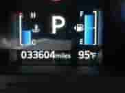 2019 Mitsubishi Outlander ES z VIN JA4AP3AU6KU028183, wystawiony jako IAAI lot #42963351 z przebiegiem 33 604 mil mil oraz . Historia ofert i sprzedaży dostępna na DreamBid. Obrazek 14.