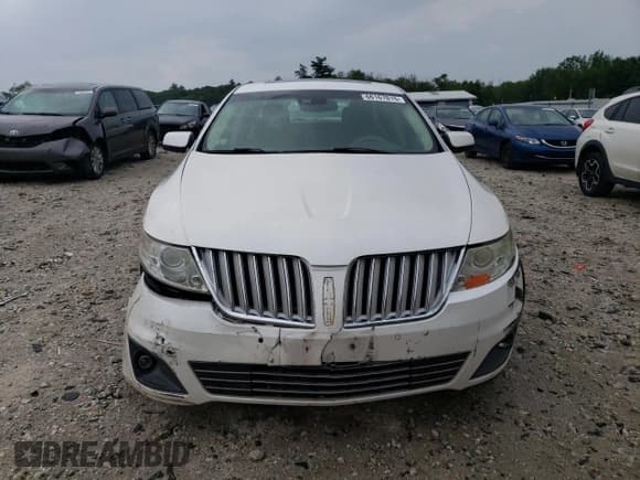✅ 2011 Lincoln MKS • VIN: 1LNHL9ER5BG602050 • Lot: 66167015. Wystawiony na Copart z przebiegiem 147 507 mil. Bezpłatny archiwum sprzedaży aukcyjnych z USA i szczegółowy raport historii pojazdu na DreamBid. Zdjęcie 5.