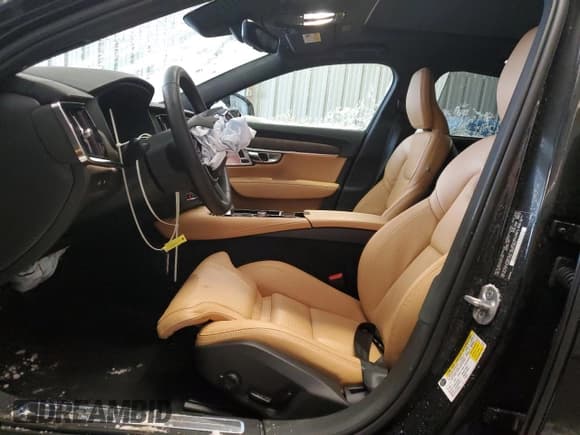 ✅ 2024 Volvo S90 Recharge Plug-In Hybrid Ultimate • VIN: LVYH60AF6RP411338 • Lot: 87608205. Listed on Copart with 833 mi. Free auction sales archive from the USA and detailed vehicle history report at DreamBid. Image 7.