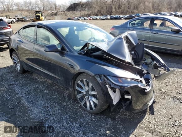 ✅ 2025 Tesla Model 3 Long Range • VIN: 5YJ3E1EB6SF921092 • Lot: 46918025. Wystawiony na Copart z przebiegiem 1 403 mil. Bezpłatny archiwum sprzedaży aukcyjnych z USA i szczegółowy raport historii pojazdu na DreamBid. Zdjęcie 4.