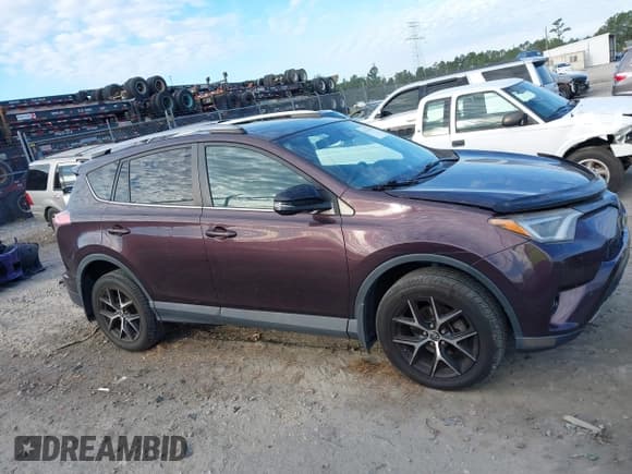 ✅ 2018 Toyota RAV4 SE • VIN: 2T3JFREV1JW764335 • Lot: 43343670. Wystawiony na IAAI z przebiegiem 200 841 mil. Bezpłatny archiwum sprzedaży aukcyjnych z USA i szczegółowy raport historii pojazdu na DreamBid. Zdjęcie 13.