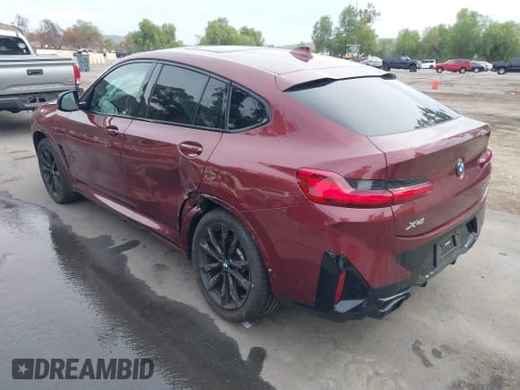 ✅ 2023 BMW X4 xDrive30i • VIN: 5UX33DT04P9P72478 • Lot: 43247289. Wystawiony na IAAI z przebiegiem 42 845 mil. Bezpłatny archiwum sprzedaży aukcyjnych z USA i szczegółowy raport historii pojazdu na DreamBid. Zdjęcie 3.