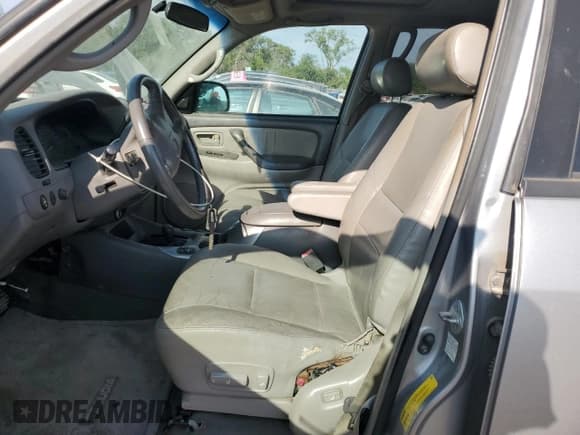 ✅ 2002 Toyota Sequoia Limited • VIN: 5TDBT48A72S131351 • Lot: 71977545. Listed on Copart with 240,542 mi. Free auction sales archive from the USA and detailed vehicle history report at DreamBid. Image 7.