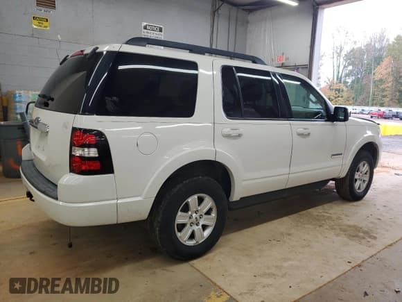 ✅ 2008 Ford Explorer XLT • VIN: 1FMEU63E28UA65355 • Lot: 90643935. Wystawiony na Copart z przebiegiem 224 975 mil. Bezpłatny archiwum sprzedaży aukcyjnych z USA i szczegółowy raport historii pojazdu na DreamBid. Zdjęcie 3.