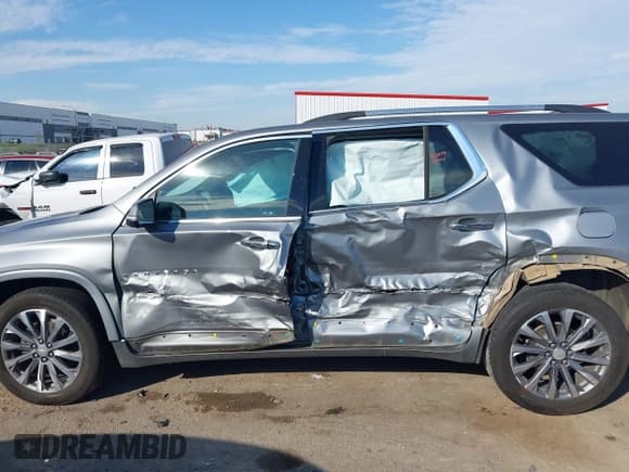 ✅ 2023 Chevrolet Traverse Premier • VIN: 1GNERKKW4PJ303710 • Lot: 43462859. Listed on IAAI with 32,061 mi. Free auction sales archive from the USA and detailed vehicle history report at DreamBid. Image 14.