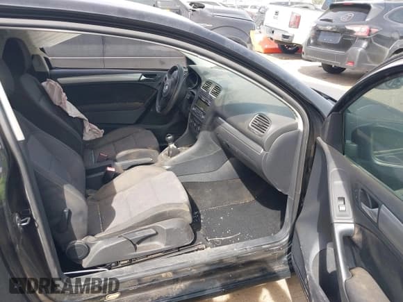 ✅ 2011 Volkswagen Golf • VIN: WVWAA7AJ6BW265135 • Лот: 41911257. Опубликован ранее на IAAI с пробегом 186 091 миль. Бесплатный доступ к архиву аукционных продаж из США и подробный отчёт об истории автомобиля на DreamBid. Изображение 5.