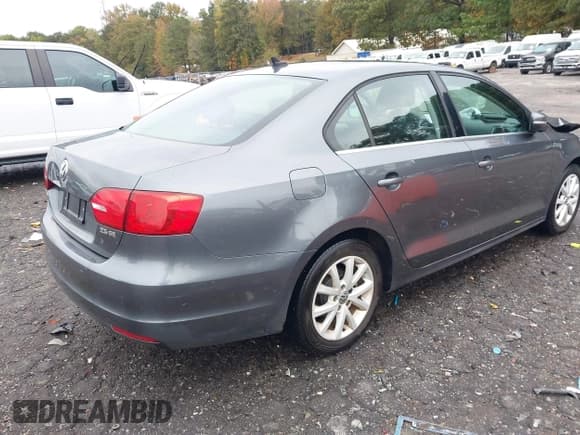 ✅ 2013 Volkswagen Jetta SE • VIN: 3VWDP7AJ1DM444517 • Lot: 43580691. Listed on IAAI with 197,788 mi. Free auction sales archive from the USA and detailed vehicle history report at DreamBid. Image 4.