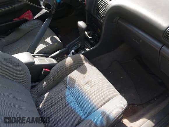 ✅ 1991 Toyota Celica • VIN: JT2AT86F4M0050100 • Lot: 41619380. Wystawiony na IAAI z przebiegiem 238 811 mil. Bezpłatny archiwum sprzedaży aukcyjnych z USA i szczegółowy raport historii pojazdu na DreamBid. Zdjęcie 5.