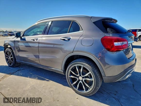✅ 2016 Mercedes-Benz GLA 250 • VIN: WDCTG4EB3GJ227272 • Lot: 93924975. Wystawiony na Copart z przebiegiem 81 491 mil. Bezpłatny archiwum sprzedaży aukcyjnych z USA i szczegółowy raport historii pojazdu na DreamBid. Zdjęcie 2.