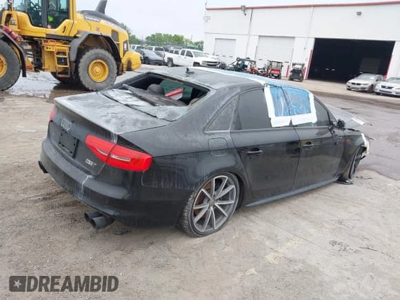 ✅ 2016 Audi S4 Premium Plus • VIN: WAUBGAFL4GA002704 • Lot: 41852967. Wystawiony na IAAI z przebiegiem 68 049 mil. Bezpłatny archiwum sprzedaży aukcyjnych z USA i szczegółowy raport historii pojazdu na DreamBid. Zdjęcie 4.
