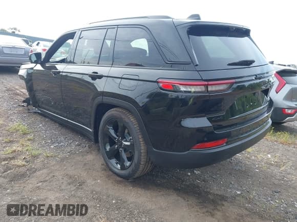 ✅ 2025 Jeep Grand Cherokee Limited • VIN: 1C4RJHBG6S8728326 • Lot: 43097342. Listed on IAAI with 134 mi. Free auction sales archive from the USA and detailed vehicle history report at DreamBid. Image 3.