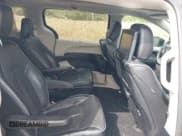 ✅ 2018 Chrysler Pacifica Hybrid Limited • VIN: 2C4RC1N71JR230065 • Лот: 41937247. Опубликован ранее на IAAI с пробегом 77 776 миль. Бесплатный доступ к архиву аукционных продаж из США и подробный отчёт об истории автомобиля на DreamBid. Изображение 8.