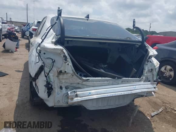 2022 Toyota Camry SE z VIN 4T1G11AK8NU027220, wystawiony jako IAAI lot #42161140 z przebiegiem 68 347 mil mil oraz . Historia ofert i sprzedaży dostępna na DreamBid. Obrazek 6.