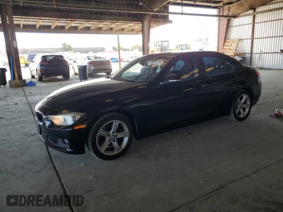 ✅ 2015 BMW 3 Series 320i • VIN: WBA3B1G58FNT63380 • Lot: 69835475. Listed on Copart with 141,968 mi. Free auction sales archive from the USA and detailed vehicle history report at DreamBid. Image 1.