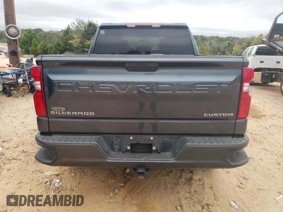 ✅ 2019 Chevrolet Silverado 1500 Custom • VIN: 3GCPYBEHXKG179096 • Lot: 71376864. Wystawiony na Copart z przebiegiem 65 109 mil. Bezpłatny archiwum sprzedaży aukcyjnych z USA i szczegółowy raport historii pojazdu na DreamBid. Zdjęcie 6.