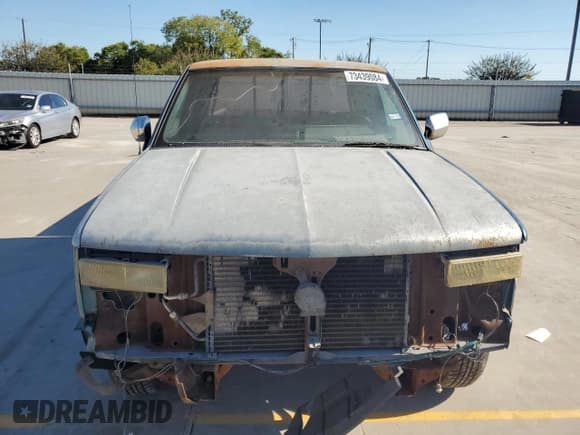 ✅ 1991 Chevrolet Silverado 1500 • VIN: 2GCEC19K8M1160225 • Lot: 73439084. Wystawiony na Copart z przebiegiem 324 398 mil. Bezpłatny archiwum sprzedaży aukcyjnych z USA i szczegółowy raport historii pojazdu na DreamBid. Zdjęcie 5.