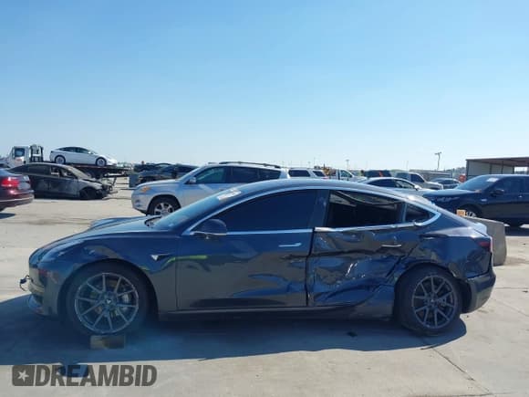 ✅ 2018 Tesla Model 3 Long Range Battery • VIN: 5YJ3E1EB9JF065902 • Lot: 43453809. Listed on IAAI with 110,282 mi. Free auction sales archive from the USA and detailed vehicle history report at DreamBid. Image 13.