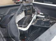 ✅ 2018 Ram 2500 Big Horn • VIN: 3C6TR4MT1JG213218 • Lot: 41487023. Wystawiony na IAAI z przebiegiem 141 367 mil. Bezpłatny archiwum sprzedaży aukcyjnych z USA i szczegółowy raport historii pojazdu na DreamBid. Zdjęcie 12.