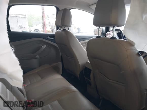 ✅ 2017 Ford C-Max SE • VIN: 1FADP5EU2HL106844 • Lot: 42064122. Wystawiony na IAAI z przebiegiem 86 850 mil. Bezpłatny archiwum sprzedaży aukcyjnych z USA i szczegółowy raport historii pojazdu na DreamBid. Zdjęcie 8.