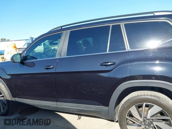 ✅ 2024 Volkswagen Atlas SE • VIN: 1V2HR2CA7RC515466 • Lot: 42687370. Listed on IAAI with 78,790 mi. Free auction sales archive from the USA and detailed vehicle history report at DreamBid. Image 15.