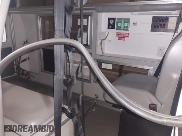 ✅ 2010 Ford E-Series Commercial • VIN: 1FDSS3EP6ADA41006 • Lot: 41561986. Listed on IAAI with 367,370 mi. Free auction sales archive from the USA and detailed vehicle history report at DreamBid. Image 8.