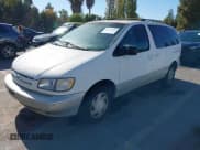 ✅ 1998 Toyota Sienna LE • VIN: 4T3ZF13C9WU018809 • Lot: 43253206. Wystawiony na IAAI z przebiegiem 448 736 mil. Bezpłatny archiwum sprzedaży aukcyjnych z USA i szczegółowy raport historii pojazdu na DreamBid. Zdjęcie 2.