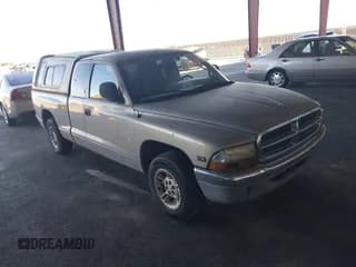 ✅ 2000 Dodge Dakota • VIN: 1B7GL22X6YS526029 • Lot: 43597002. Wystawiony na IAAI z przebiegiem 208 306 mil. Bezpłatny archiwum sprzedaży aukcyjnych z USA i szczegółowy raport historii pojazdu na DreamBid. Zdjęcie 1.