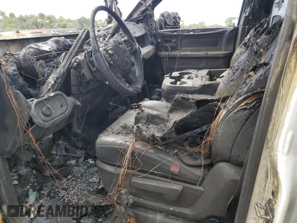 ✅ 2022 Ram 3500 Tradesman • VIN: 3C7WRTCL9NG114950 • Lot: 71706344. Wystawiony na Copart z przebiegiem Nie podano. Bezpłatny archiwum sprzedaży aukcyjnych z USA i szczegółowy raport historii pojazdu na DreamBid. Zdjęcie 7.