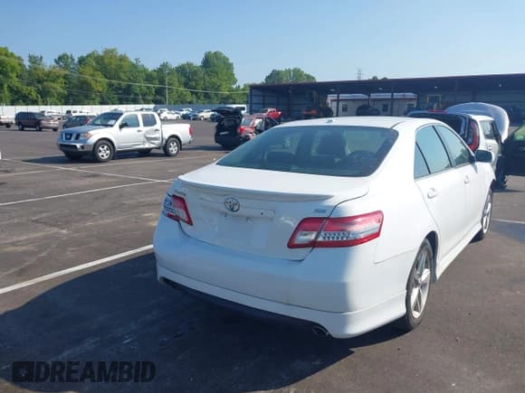✅ 2011 Toyota Camry LE • VIN: 4T1BF3EK2BU606281 • Lot: 42838093. Wystawiony na IAAI z przebiegiem 243 949 mil. Bezpłatny archiwum sprzedaży aukcyjnych z USA i szczegółowy raport historii pojazdu na DreamBid. Zdjęcie 4.