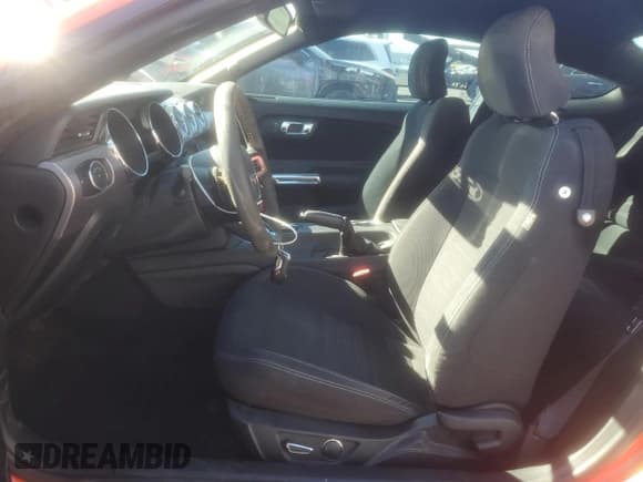 ✅ 2016 Ford Mustang EcoBoost Premium • VIN: 1FA6P8TH0G5221218 • Лот: 85414855. Опубликован ранее на Copart с пробегом 62 690 миль. Бесплатный доступ к архиву аукционных продаж из США и подробный отчёт об истории автомобиля на DreamBid. Изображение 7.