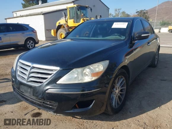 ✅ 2009 Hyundai Genesis • VIN: KMHGC46E69U046515 • Lot: 43634289. Wystawiony na IAAI z przebiegiem 195 447 mil. Bezpłatny archiwum sprzedaży aukcyjnych z USA i szczegółowy raport historii pojazdu na DreamBid. Zdjęcie 2.