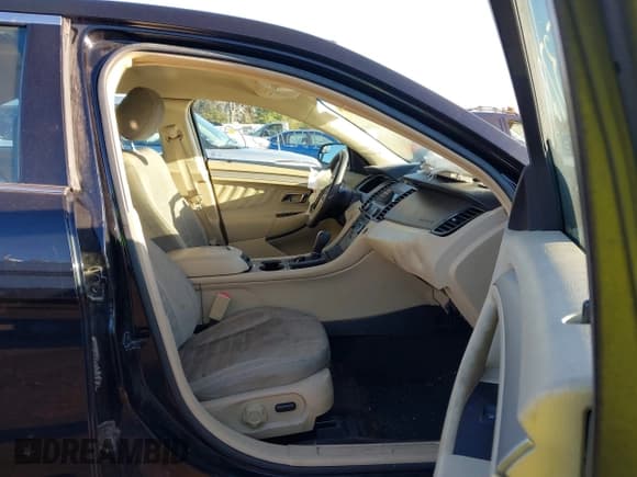 ✅ 2016 Ford Taurus SE • VIN: 1FAHP2D81GG146876 • Лот: 43675372. Опубликован ранее на IAAI с пробегом 141 376 миль. Бесплатный доступ к архиву аукционных продаж из США и подробный отчёт об истории автомобиля на DreamBid. Изображение 5.