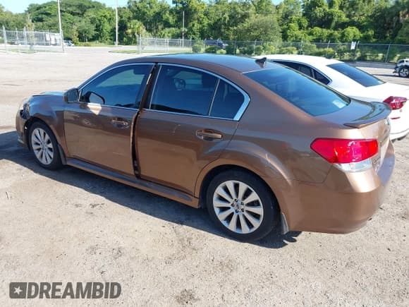 ✅ 2011 Subaru Legacy Limited Power Moon • VIN: 4S3BMCL61B3264425 • Lot: 42494483. Listed on IAAI with 186,546 mi. Free auction sales archive from the USA and detailed vehicle history report at DreamBid. Image 3.