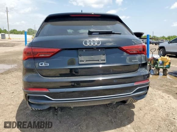 ✅ 2020 Audi Q3 S line Prestige • VIN: WA1FECF33L1043433 • Lot: 61084885. Listed on Copart with 58,607 mi. Free auction sales archive from the USA and detailed vehicle history report at DreamBid. Image 6.