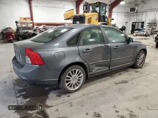 ✅ 2010 Volvo S40 • VIN: YV1390MSXA2490543 • Lot: 92278925. Listed on Copart with 87,600 mi. Free auction sales archive from the USA and detailed vehicle history report at DreamBid. Image 3.