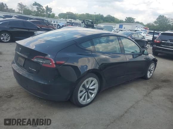 ✅ 2022 Tesla Model 3 Long Range • VIN: 5YJ3E1EB4NF190425 • Lot: 64841925. Wystawiony na Copart z przebiegiem 142 316 mil. Bezpłatny archiwum sprzedaży aukcyjnych z USA i szczegółowy raport historii pojazdu na DreamBid. Zdjęcie 3.