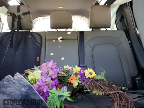 ✅ 2024 Land Rover Defender X-Dynamic SE • VIN: SALE27EUXR2245788 • Lot: 70930774. Listed on Copart with 16,277 mi. Free auction sales archive from the USA and detailed vehicle history report at DreamBid. Image 10.