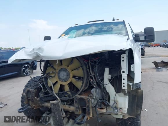 ✅ 2016 Chevrolet Silverado 2500HD LT • VIN: 1GC1KVE86GF270450 • Лот: 42439752. Опубликован ранее на IAAI с пробегом 174 476 миль. Бесплатный доступ к архиву аукционных продаж из США и подробный отчёт об истории автомобиля на DreamBid. Изображение 13.