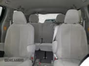 ✅ 2013 Toyota Sienna LE AAS • VIN: 5TDKK3DC2DS397156 • Lot: 87222915. Wystawiony na Copart z przebiegiem 117 000 mil. Bezpłatny archiwum sprzedaży aukcyjnych z USA i szczegółowy raport historii pojazdu na DreamBid. Zdjęcie 10.