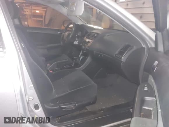 ✅ 2007 Honda Accord LX • VIN: 1HGCM56467A050366 • Lot: 43794300. Wystawiony na IAAI z przebiegiem 151 147 mil. Bezpłatny archiwum sprzedaży aukcyjnych z USA i szczegółowy raport historii pojazdu na DreamBid. Zdjęcie 5.