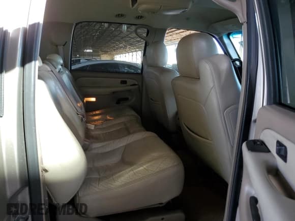 ✅ 2003 Chevrolet Suburban LT • VIN: 3GNEC16Z03G292961 • Лот: 42438505. Опубликован ранее на Copart с пробегом 173 301 миль. Бесплатный доступ к архиву аукционных продаж из США и подробный отчёт об истории автомобиля на DreamBid. Изображение 11.