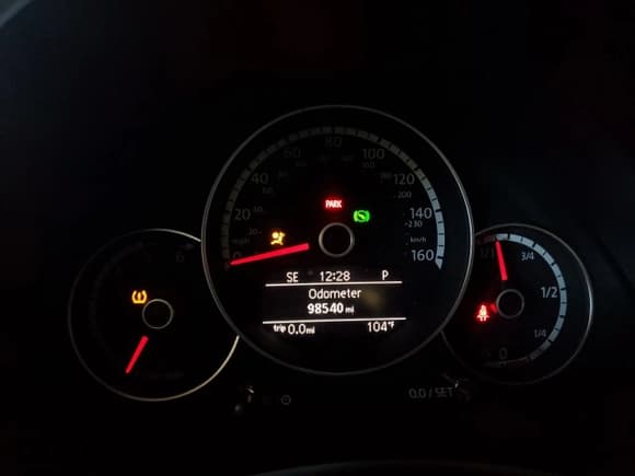 ✅ 2014 Volkswagen Beetle 2.0L TDI w/Sun/Sound/Nav • VIN: 3VWJL7AT8EM608427 • Лот: 70318414. Опубликован ранее на Copart с пробегом 98 540 миль. Бесплатный доступ к архиву аукционных продаж из США и подробный отчёт об истории автомобиля на DreamBid. Изображение 9.