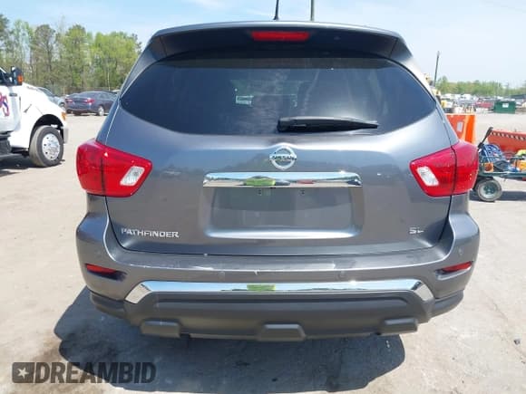 ✅ 2018 Nissan Pathfinder S • VIN: 5N1DR2MN0JC613157 • Лот: 42074018. Опубликован ранее на IAAI с пробегом 147 840 миль. Бесплатный доступ к архиву аукционных продаж из США и подробный отчёт об истории автомобиля на DreamBid. Изображение 16.