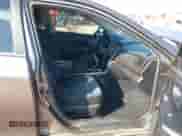 2016 Toyota Camry LE z VIN 4T4BF1FK8GR582035, wystawiony jako IAAI lot #43247554 z przebiegiem 175 993 mil mil oraz . Historia ofert i sprzedaży dostępna na DreamBid. Obrazek 5.