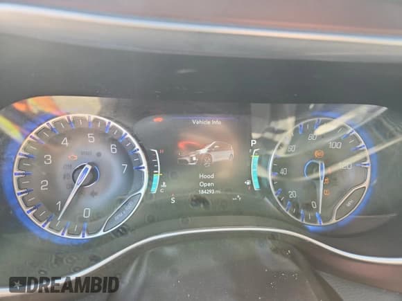 ✅ 2017 Chrysler Pacifica Limited • VIN: 2C4RC1GG3HR665600 • Lot: 84564125. Wystawiony na Copart z przebiegiem 184 293 mil. Bezpłatny archiwum sprzedaży aukcyjnych z USA i szczegółowy raport historii pojazdu na DreamBid. Zdjęcie 9.