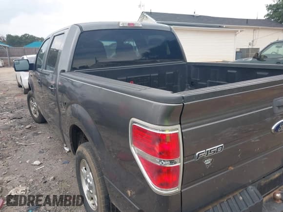 ✅ 2013 Ford F-150 XL • VIN: 1FTEW1CMXDFA32157 • Lot: 43231365. Listed on IAAI with 252,670 mi. Free auction sales archive from the USA and detailed vehicle history report at DreamBid. Image 3.