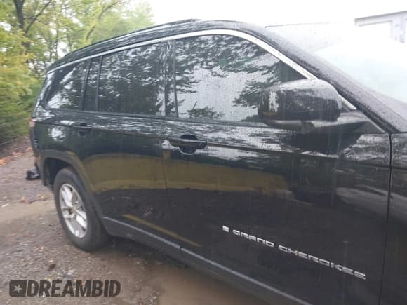 ✅ 2022 Jeep Grand Cherokee Altitude • VIN: 1C4RJKAG5N8592791 • Lot: 43279520. Listed on IAAI with 51,128 mi. Free auction sales archive from the USA and detailed vehicle history report at DreamBid. Image 13.