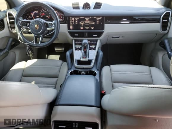 ✅ 2019 Porsche Cayenne S • VIN: WP1AB2AY7KDA62066 • Лот: 66198885. Опубликован ранее на Copart с пробегом 74 980 миль. Бесплатный доступ к архиву аукционных продаж из США и подробный отчёт об истории автомобиля на DreamBid. Изображение 8.